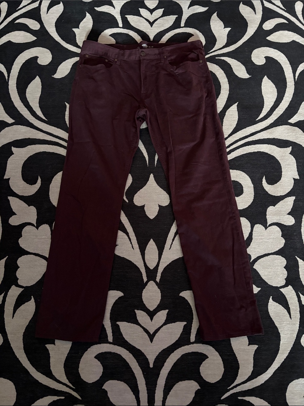 Old Navy Slim Straight Pants in Burgundy